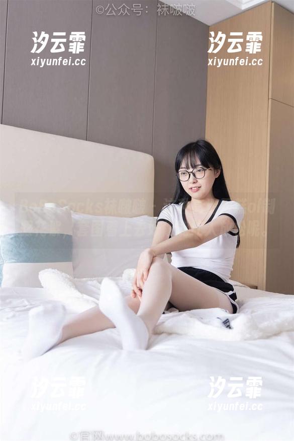 BoBoSocks袜啵啵 - 这种高清雪糕ol制服花絮，套图看上去好像能让人放松呢。