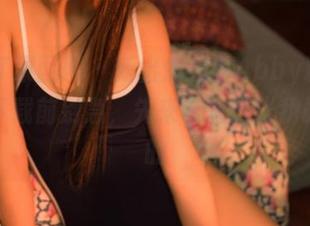 GIRLT果团网 – 新出炉的甜Abby粉色图集，下载前别急，先来瞧瞧这张我最喜欢的