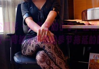 PANS摄影 – 教室里的小宁，在线直播：与黑板一同被有事做的季节拖延的时光。