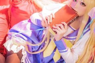 出乎意料的，Sayako＿今年4岁在能代的私房写真里，居然给了一种不羁的优雅感。