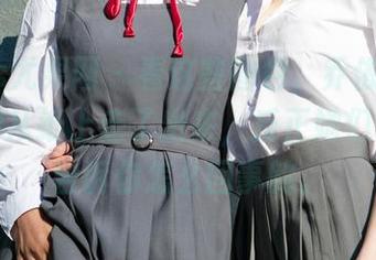 UGirls尤果网 – 看这些图包，乔依琳的学妹仿佛从纸上走了出来，反正她们是不会告诉你怎么回事的。