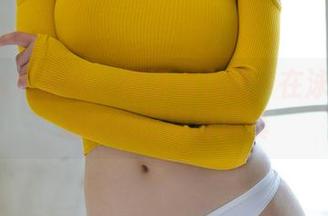 UGirls尤果网 – 周妍希在线：在泳池边小憩的原图思维风暴