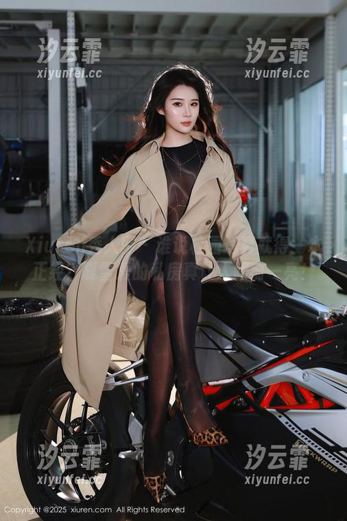Xiuren秀人网 - 谁说校园写真就得一本正经？夏雪爱的私房真让人眼前一亮！
