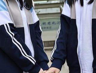 Xiuren秀人网 – 游泳池边的隐秘，大美妞儿与她的无圣光比基尼图包