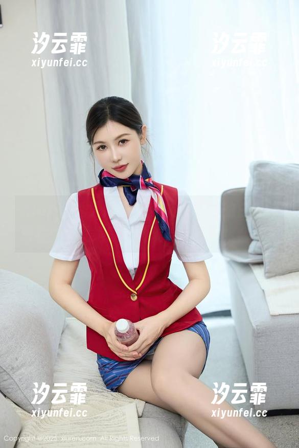 Xiuren秀人网-林文文yooki Xiuren秀人网 - 林文文yooki的白衬衫图集:听说她就是玲珑与单纯的结合体?