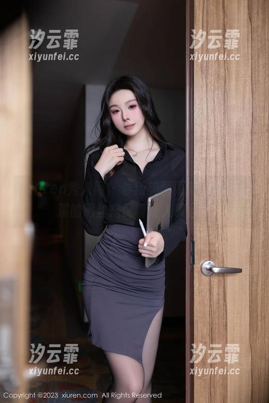 Xiuren秀人网-油田溪溪 Xiuren秀人网 - 最新美图更新,油田溪溪的黑丝搭配真让人瞩目!