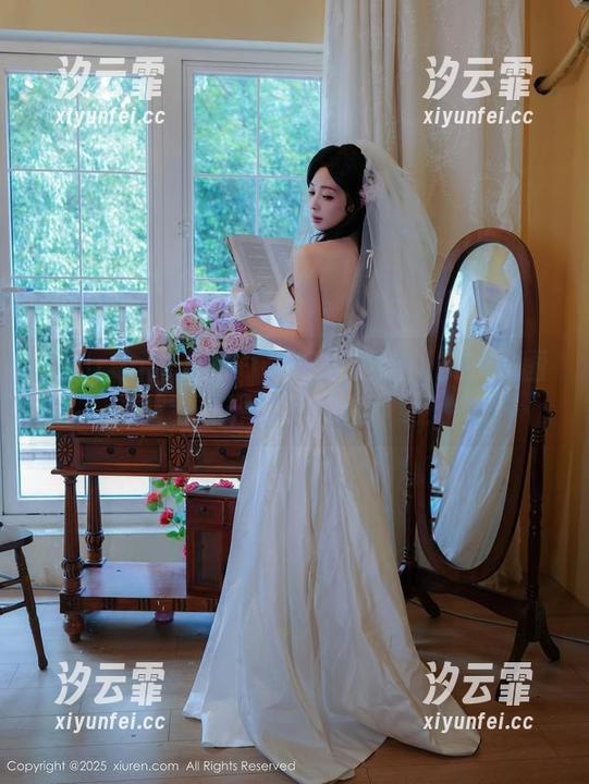 Xiuren秀人网-轩轩王子 Xiuren秀人网 - 谁能抗拒这张皮衣的图片?轩轩王子等你下载!