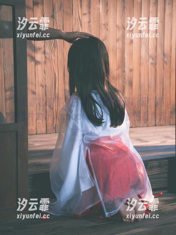 一北亦北 一北亦北的那身白裙,不愧是高颜值!高清图片太让人shocked了,我觉得我也该学一下。