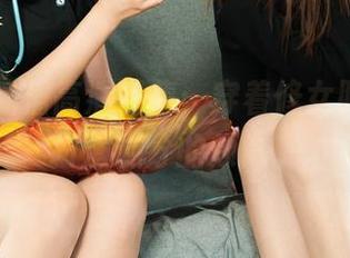 丽柜 – 潘潘高清图集：穿着修女服，角色扮演加分的烦恼。