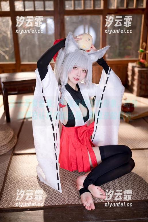 全套写真合集：九柒喵的清纯形象，哈哈，我现在认真想想这是从哪里来的视角…