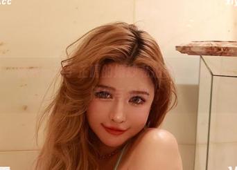 微密圈 – 快来翻翻于芷晴的婚纱私拍图包，偷偷藏着几分俏皮与雅致