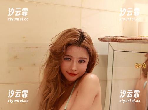 微密圈 - 快来翻翻于芷晴的婚纱私拍图包，偷偷藏着几分俏皮与雅致