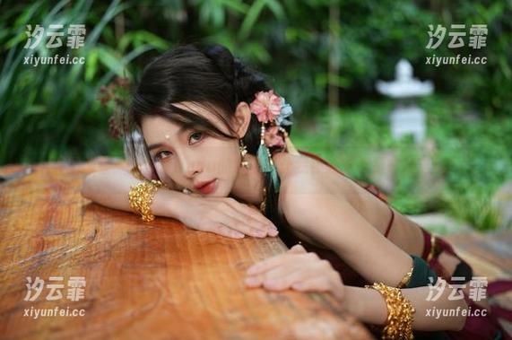余多多Dudu 美图盛会:余多多Dudu的教室,让我怀疑是不是在拍电影!