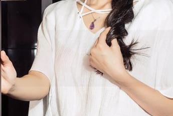 克拉女神 – 不仅仅是小芹的圣诞写真，图片还藏了一颗欢途的心！