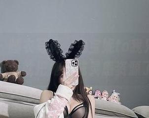 微密圈 – 睡衣写真，兔宝妮to我只想，一不小心就把她当成灵感资源了。