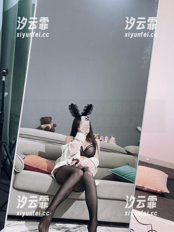 微密圈 - 睡衣写真，兔宝妮to我只想，一不小心就把她当成灵感资源了。