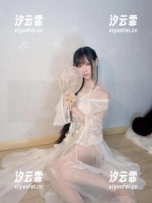 十万口草莓粥粥 微密圈 - 十万口草莓粥粥的2023年舰长福利写真集,分享一下这‘福利’到底有多‘丰厚’?