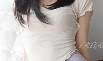 发条少女yoki的夏天，最新套图和冰淇淋有一腿！