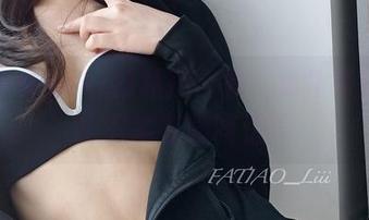 发条少女yoki的私拍合集：女仆装扮，谁说只能在咖啡馆？