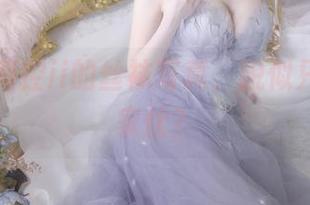 在下萝莉控ii的丝袜写真，貌似只是在耍家伙？