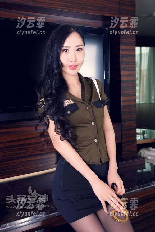 头条女神 - 刘菲菲变成了“眼镜女神”，在线图片让我想说……这玩意儿太有趣了