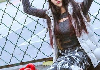 头条女神 – 申美嫣的私拍图集：吊带穿搭，影响我的“搭配观”！