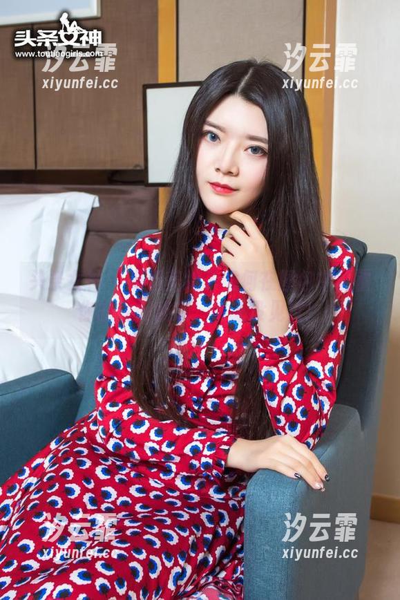 头条女神 - 观看美纳子如何在图包中颠覆你的瑜伽观念，保证没见过！
