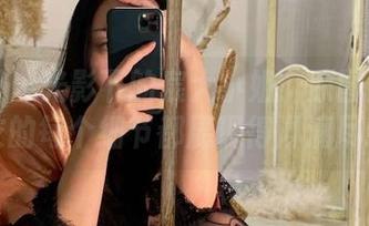 微密圈 – 光影下的宸大小姐：原图能够把内衣的每个细节都展现得淋漓尽致。