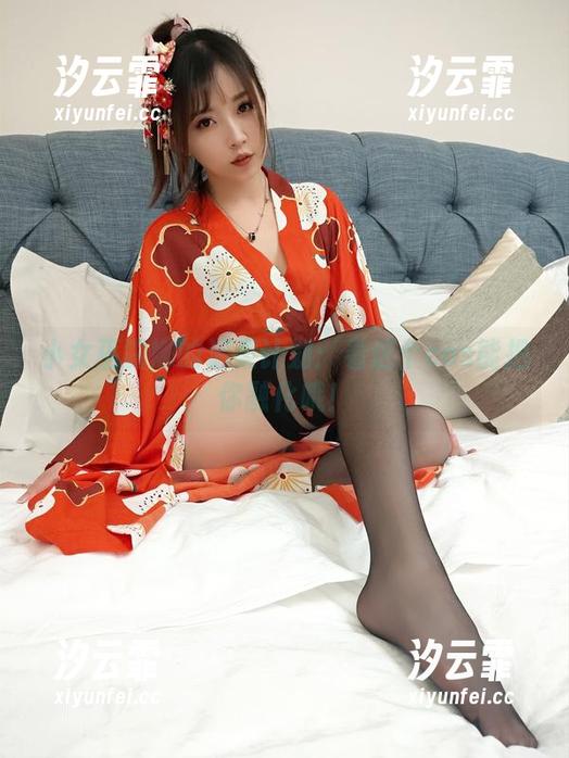 小女巫露娜的温柔计划：看这个cos能把你融化哦！