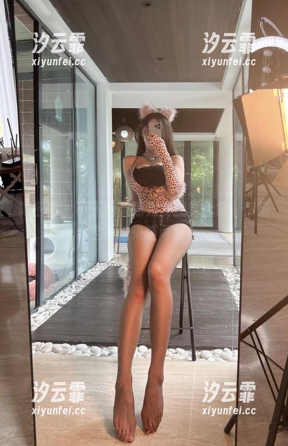 微密圈 - 小玉吃果冻男友视觉合集，你确定不想来瞄两眼？
