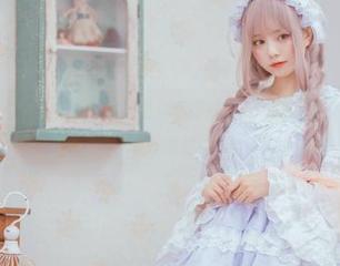 一组好玩又迷人的美脚合集，来自小野妹子w，期待你“咕噜咕噜”看进眼里！