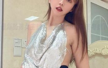 微密圈 – 最新的修女主题，张思允nice真该考虑下做衣服设计，太会玩了。