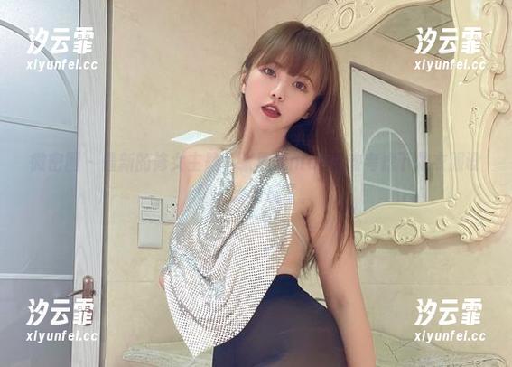 微密圈 - 最新的修女主题，张思允nice真该考虑下做衣服设计，太会玩了。