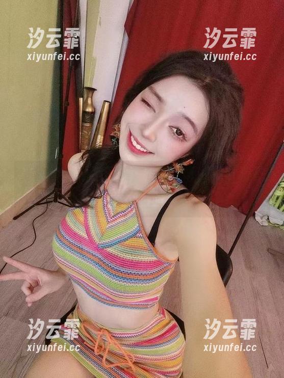 微密圈 - 精选图集：徐珺大哥，吊带和态度，竟然如此绝配。