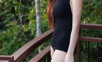 推女郎 – 原图里自带光环的模特林夕，浴袍也很护士范