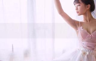 果团网 – 高清下载：通灵儿的校服时光，因为难得所以铭记。