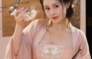没错，这就是桃暖酱的毛衣，下载个图包也能暖到你