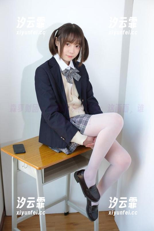 森萝财团 - 小满的灰丝写真：这画面，谁能顶得住！