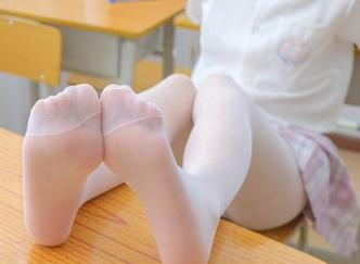 森萝财团 – 想要免费获取甜心的白丝作品？哈哈，你的眼睛可得养好呀！