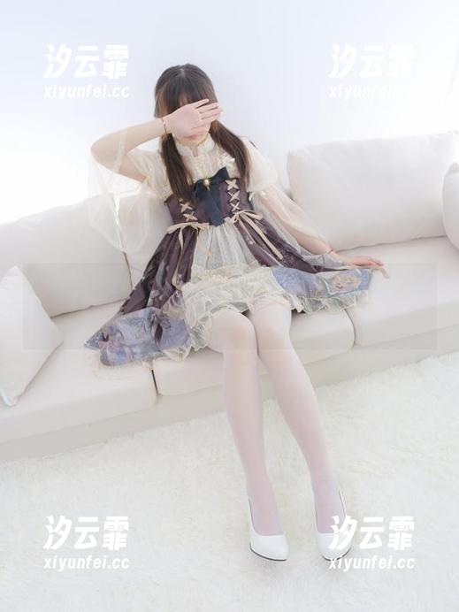 森萝财团 森萝财团随便一抖蓝色格子裙,还能再俏皮点吗?