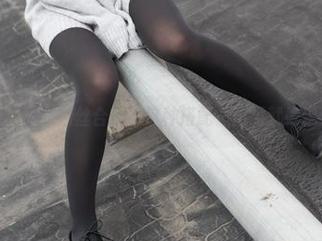 森萝财团白衣黑丝合集，这种搭配一出场就好像炸弹？
