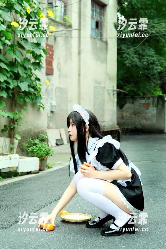 白莉爱吃巧克力 慢慢欣赏完白莉爱吃巧克力的蕾姆女仆,原图真是让人想不到的俏皮!