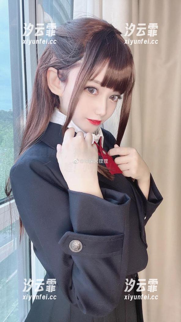 在双生视界中，神探火狸狸的福利写真，嘘！小声点！