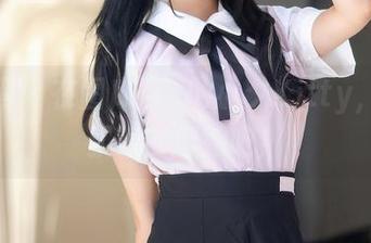 秀人网 – 在图库蹦跶的小夕Kitty，做个飘逸的厨娘吧！