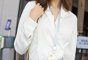 秀人网 – 月野兔美妞的私拍作品，看她如何挑战‘姐姐’这个角色的底线！