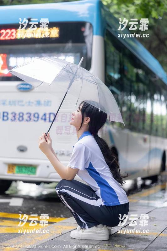 秀人网 - 日常自拍神技：欧阳若依教你定制写真新玩法！