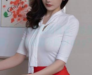 秀人网 – 王雅姗是我的最爱：私房制服合集，谁说制服不能crazy？