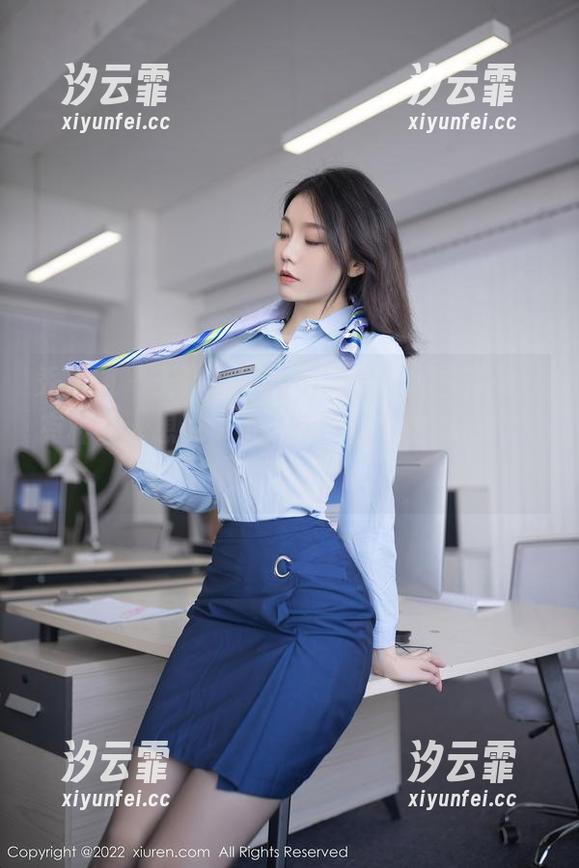 秀人网 - 王馨瑶yanni晒出的纯白系列：有种让人想说“不，你可以再穿点别的”的冲动。