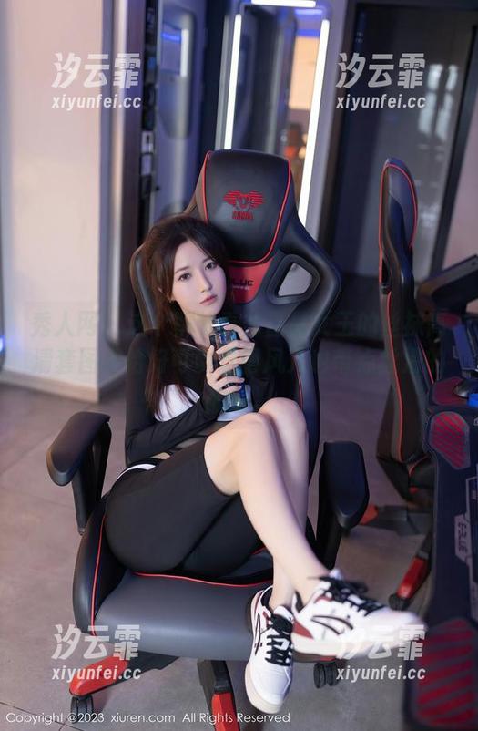 秀人网-邹晶晶女王 秀人网 - 这个季节看邹晶晶女王的丝袜高清套图,恰好可以觉得风儿也带点丝滑的触感。
