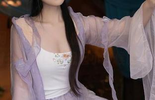 秀人网 – 图库急速加载，陈怡曼coco的白衬衫美得让我想起小时候的夏天。